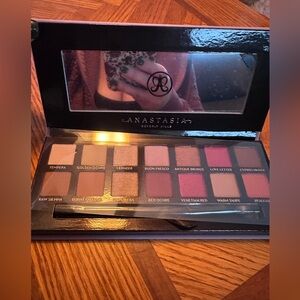 Anastasia Beverly Hills Eyeshadow Palette — Warm Neutrals & Pink Reds 🆕brand new